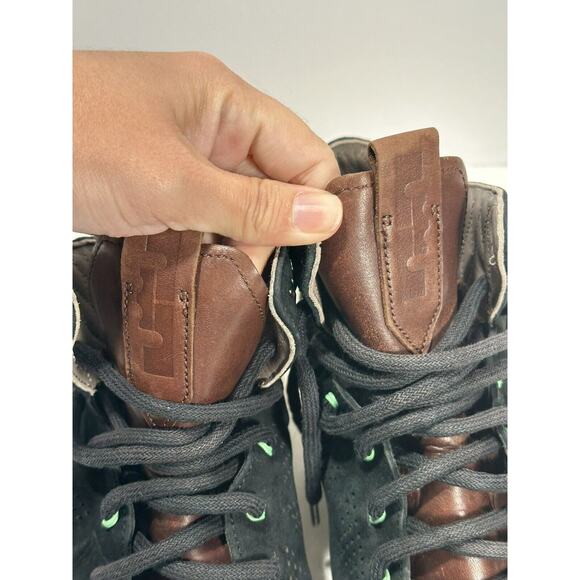 Nike LEBRON X 10 EXT QS BLACK SUEDE GREEN WHITE 607078-001 Sz 10.5 READ Descript main image 7